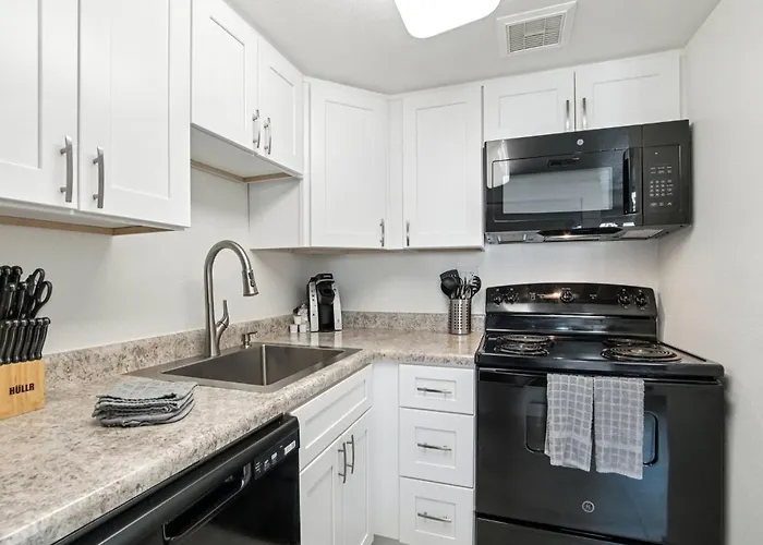 128 Fully Furnished 1br Suite-prime Location Apartment Scottsdale