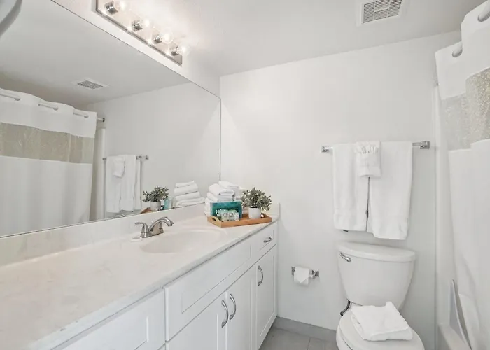 Apartment 128 Fully Furnished 1br Suite-prime Location *