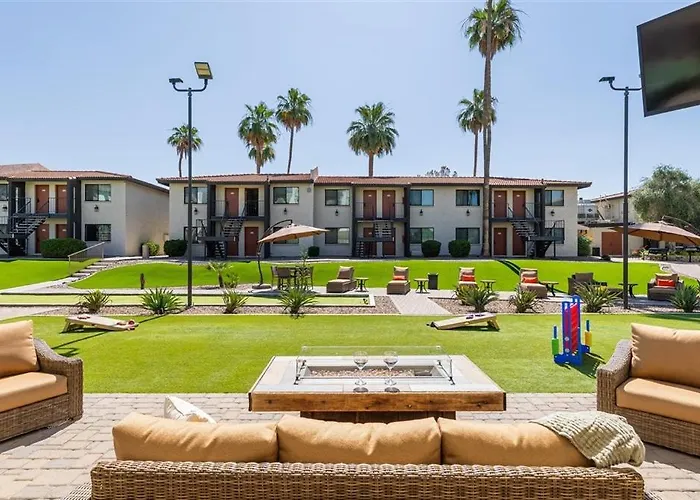 128 Fully Furnished 1br Suite-prime Location